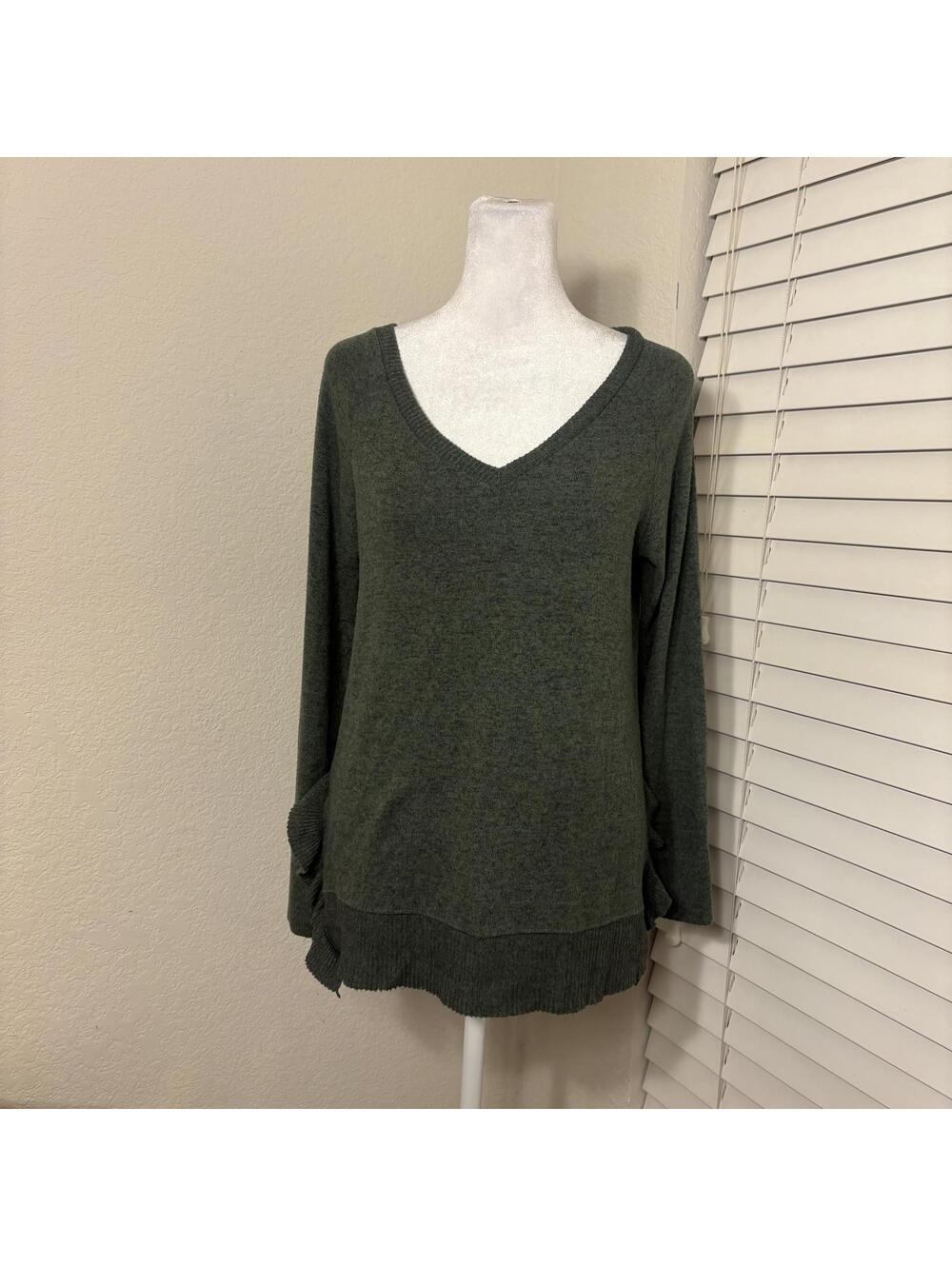Anthropologie Postmark olive‎ green v neck lightweight ruffle sweater size S